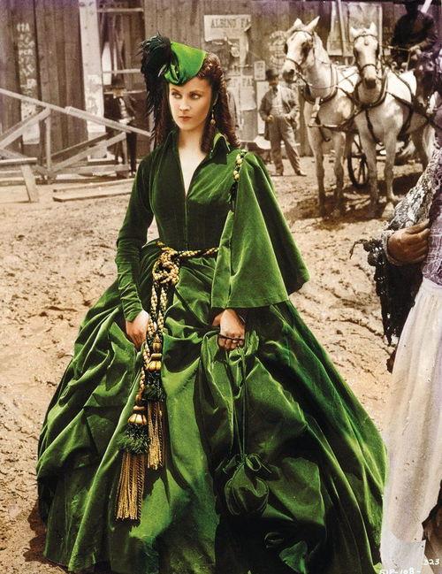 夏洛特·穆恩探案集：绿茵场上的绿色,揭秘夏洛特·穆恩探案集的神秘绿茵之谜